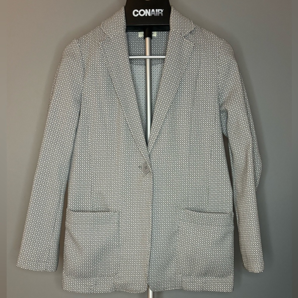 Max Studio Gray and White Blazer